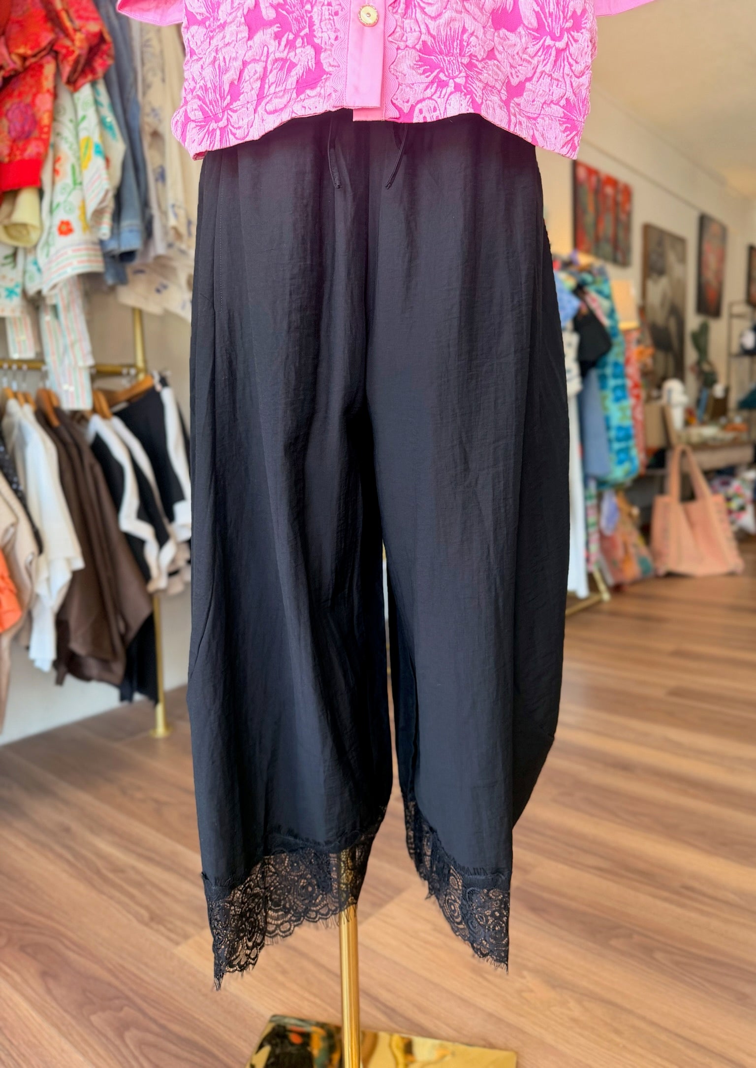 Black Cropped Lace Trim Balloon Pants