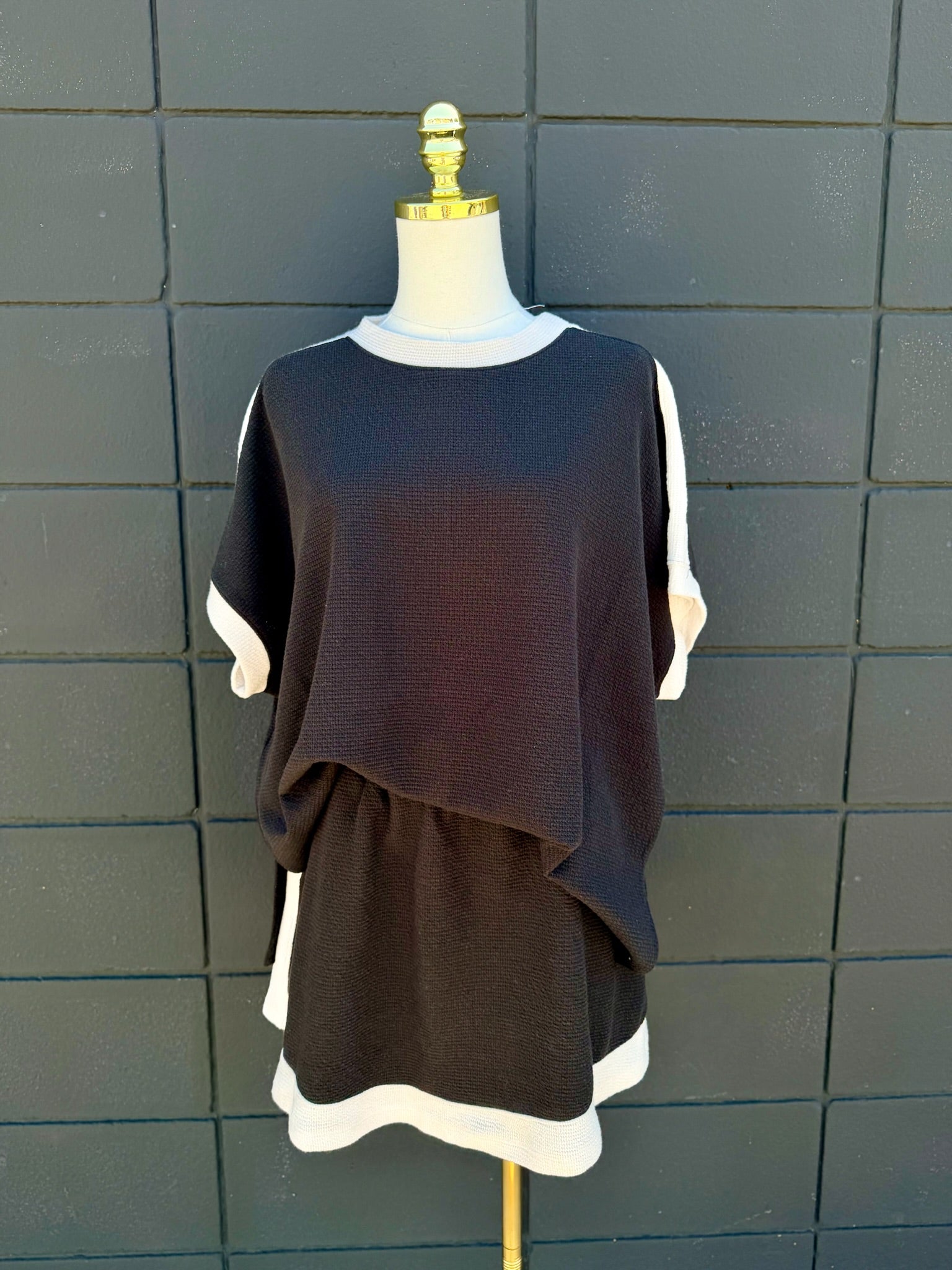 Black Cloud Knit Color Block Top